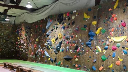 静岡県のクライミング施設「クライミング JAM（ジャム）S 焼津店」